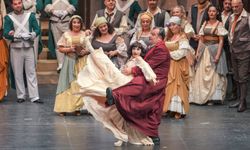 Kahkaha, tutku ve aşk Antalya sahnesinde