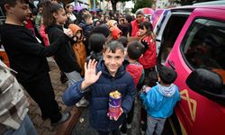 Mersin Büyükşehir Belediyesi 60 bin çocuğu güldürdü