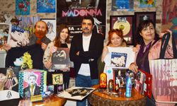 Antalyalı öğretmenin Madonna aşkı Kaleiçi’ne taşındı