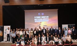 Akdeniz’deki 30 öğrenci 15 Temmuz’u manşete taşıdı