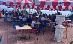 Baharın gelişi Antalya’yı sokağa döktü