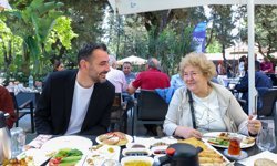 Başkan Vekı̇lı̇ Çı̇çek, Atatürkçü Düşünce Derneğı̇ üyelerı̇ ı̇le bı̇r araya geldı̇