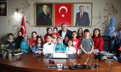 Başkan Yıldırım koltuğunu temsili başkanlara devretti