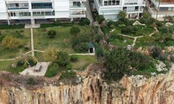 Falezlerdeki kaçak asansör ve baraka için yıkım kararı