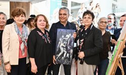 ‘Geleceğin Renkleri’ Muratpaşa’da kapılarını açtı