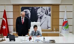 Kepez Belediye Başkanı Mesut Kocagöz koltuğunu devretti