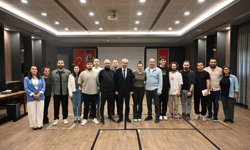 Kepez’in ödüllü tiyatro ekibinden 19 Mayıs’a özel anlamlı gösterim