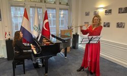 Flüt sanatçısı Lelya Bayramoğulları, Avrupa sahnesinde parladı