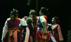 Muratpaşa Belediyesi’nin muhafızlarından anlamlı dans