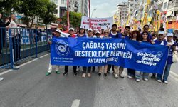 1 Mayıs’ta ÇYDD Antalya’dan “Çağdaş yaşam, çağdaş gelecek” sesi yükseldi