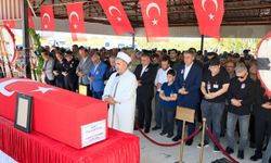 7 aylık yaşam mücadelesini kaybeden polis memuru son yolculuğuna uğurlandı
