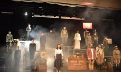 “Bandırma Vapuru” Kepez’de ayakta alkışlandı