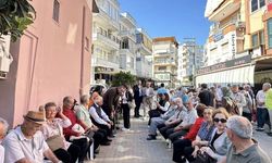 CHP Alanya’da bayramlaşma izdihamı: Kalabalık sokaklara taştı