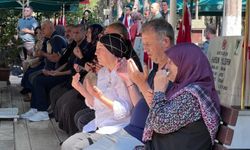 Mersin'de bayramda şehitlik unutulmadı