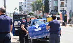 Konyaaltı zabıtası sahada, kaldırımlar vatandaşın hizmetinde