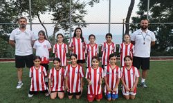 Antalya Büyükşehir’in Futbol Akademisi’nde kız çocukları da sahada