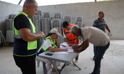 Antalya Büyükşehir Belediyesi vatandaşları zor gününde yalnız bırakmadı