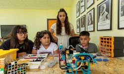 Mersin Büyükşehir Belediyesi destek verdi çocuklar robot geliştirdi
