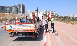 Antalya Büyükşehir Belediyesi bin 347 trafik işaret levhası ile 57 sinyalize kavşak yenilendi
