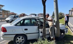 Alanya’da kazaya karışan sürücü kaçtı! D-400’de trafik kilitlendi