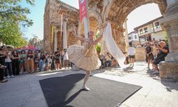 Antalya Kaleiçi festivalle renklendi