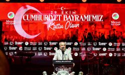 Antalya’da Cumhuriyet coşkusu maNga konseri ile zirveye çıktı