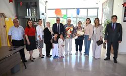 Kemer’de eğitime gönül veren çifte Başkan Topaloğlu’ndan teşekkür ziyareti
