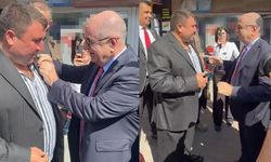 Ümit Özdağ’dan “Zavadak” Bekir Varol’a rozet