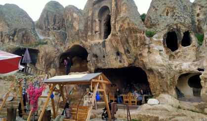 Frig Vadisi Ayazini'de turizm sezonu açıldı