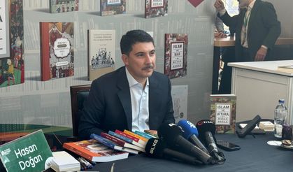 Prof. Dr. Hasan Doğan, Ankara Kitap Fuarı’nda okurlarıyla buluştu