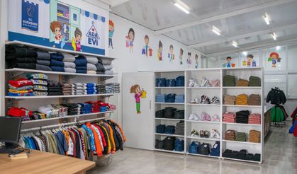 Ada Kıyafet Evi Kuşadası'nda dayanışmanın örneği oluyor