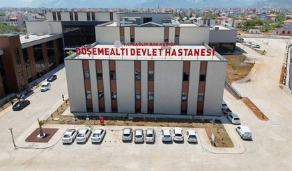 Döşemealtı Devlet Hastanesi’nin önünde yıllardır can pazarı yaşanıyor