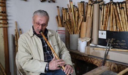 80 yaşında Çukurova kamışlarını sanata dönüştürüyor