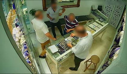 Antalya’da 'Gülen yüz' operasyonu