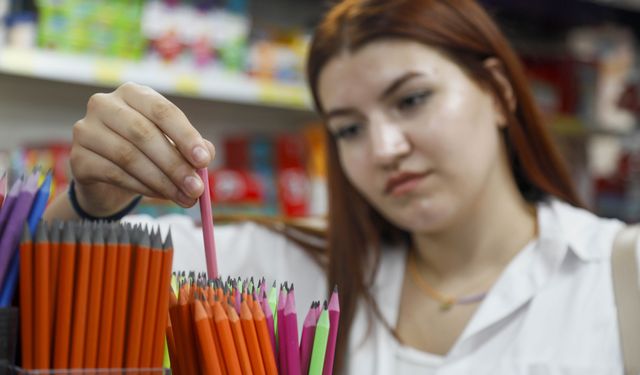 Kepez’den öğrencilere kırtasiye desteği