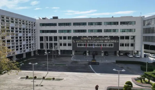 Antalya Büyükşehir Belediyesi ‘Türkçe'yi unuttu