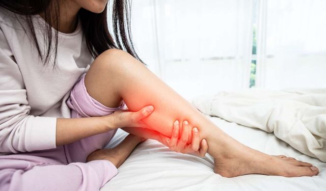 ‘Huzursuz bacak sendromu, Parkinson belirtisi olabilir’