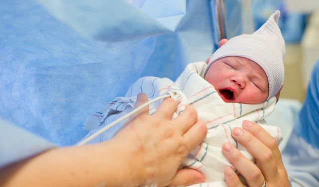 Sağlık Bakanlığı’nın normal doğum dayatması krize neden oldu