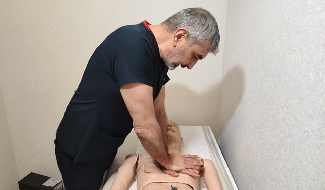 Prof. Dr. Akpınar: "Kalp krizinde kalp masajı çok önemli"