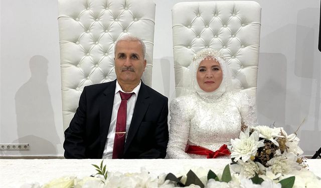 Aileleri izin vermedi onlar kaçtı! 33 yıl sonra gelen düğün