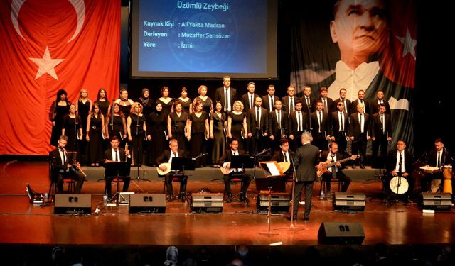 Antalya Adliyesi Türk Halk Müziği Korosu gönülleri fethetti