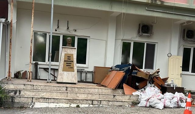 Muratpaşa Belediyesi, Atatürk'e yapılan saygısızlığa ‘dur’ dedi