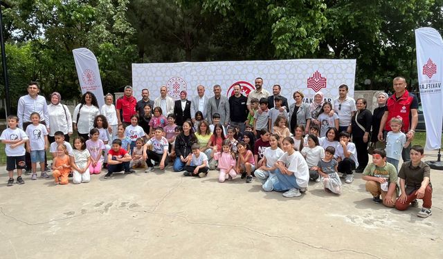 Aydın’da burs alan çocuklara şenlikli sürpriz