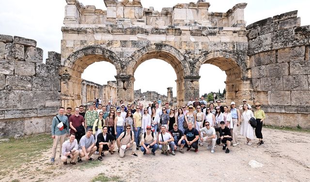 Kızıl Ordu, Pamukkale'ye hayran kaldı