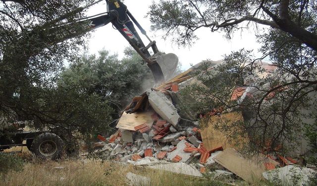 Menteşe Belediyesi imara aykırı yapılara geçit vermiyor