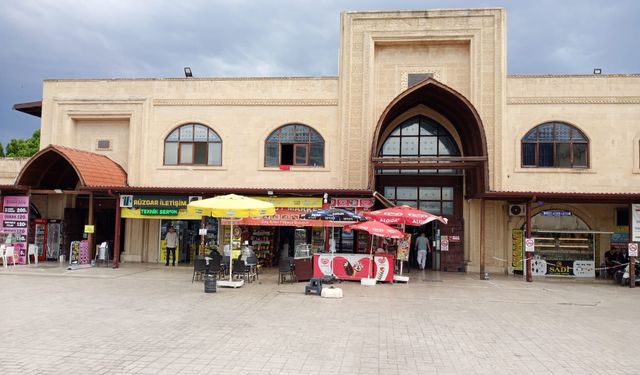 Mısır Çarşısı’nın esnafının derdi büyük… E ticaret küçük esnafı bitirdi