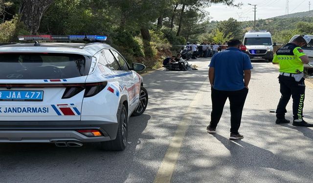 Muğla’da feci kaza... Motosiklet ve araç kafa kafaya çarpıştı