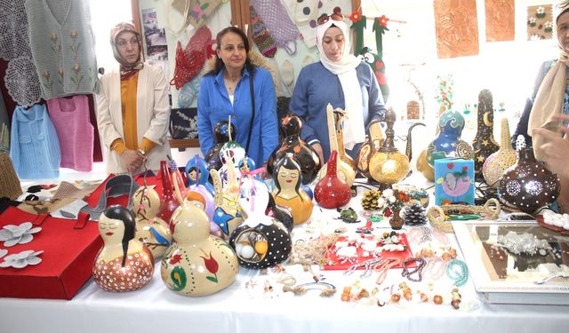 Sultanhisar'da HEM kursiyerlerinin el emeği ürünleri görücüye çıktı