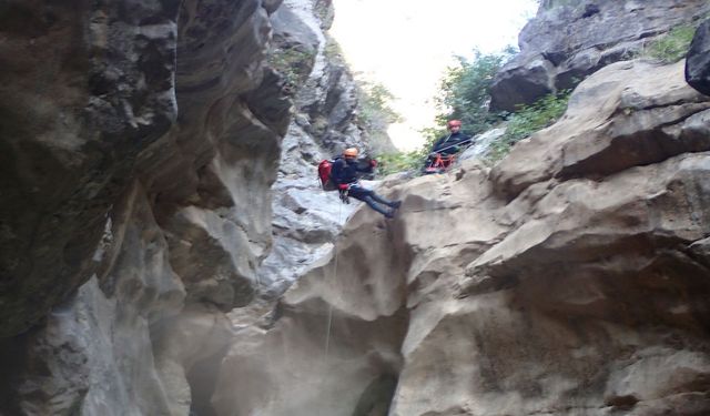 Isparta’da Yazılı Kanyon'da suda kaybolan gencin cansız bedenine ulaşıldı
