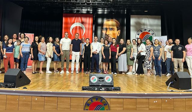 Antalya eğitim camiasına uzmanından Türkçe konferansı